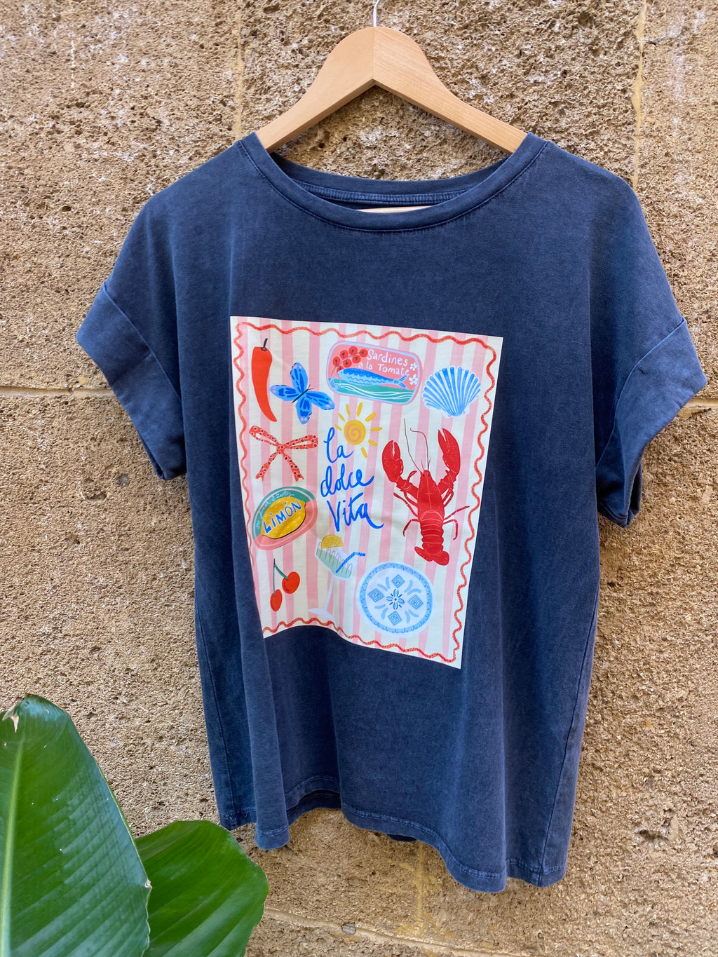 T-SHIRT LA DOLCE VITA – GRIS DÉLAVÉ